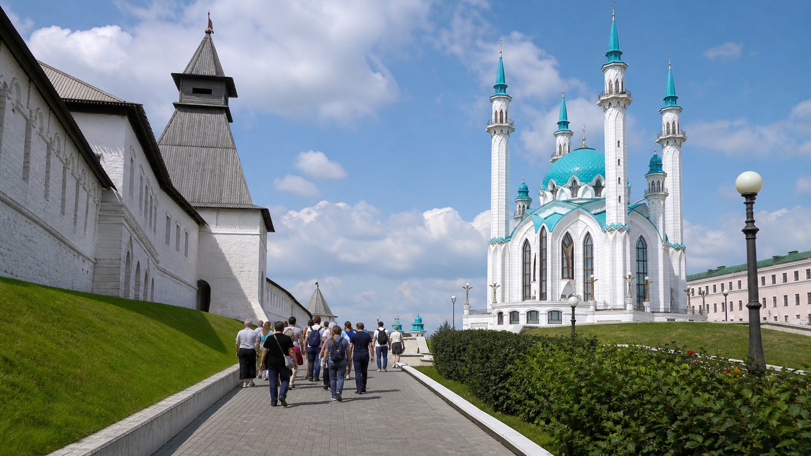 2. Экскурсия по Казанскому кремлю и мечети Кул-Шариф