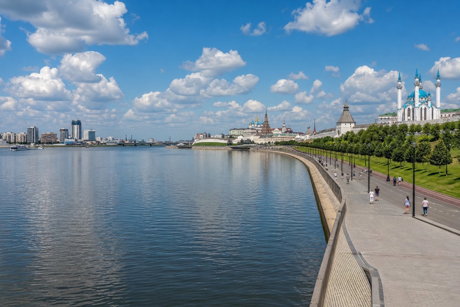 Вид на Казанку с Кремлевской набережной в маршруте на выходные: Казань.