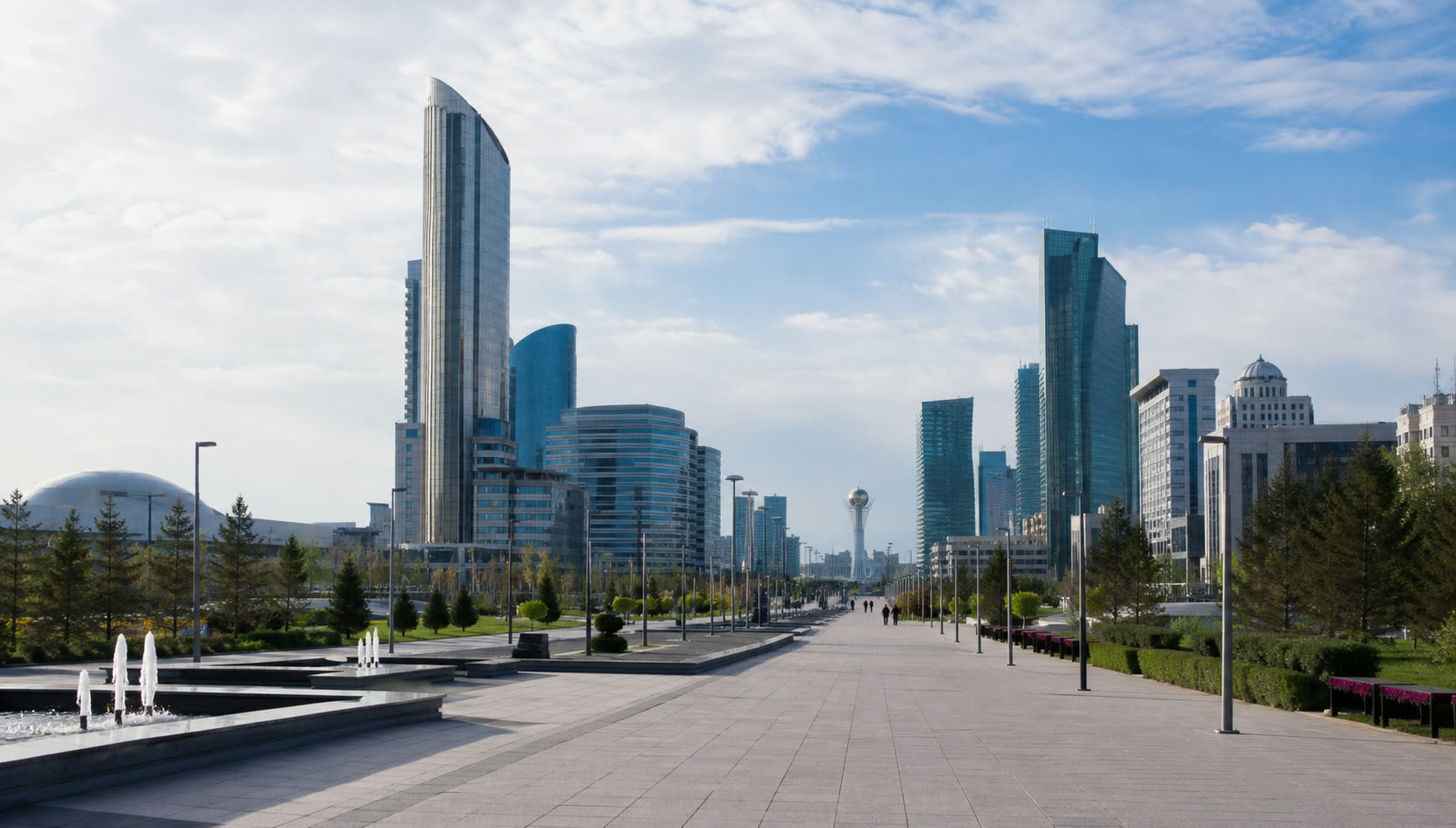 Бульвар Нуржол в маршруте на выходные в Астану.