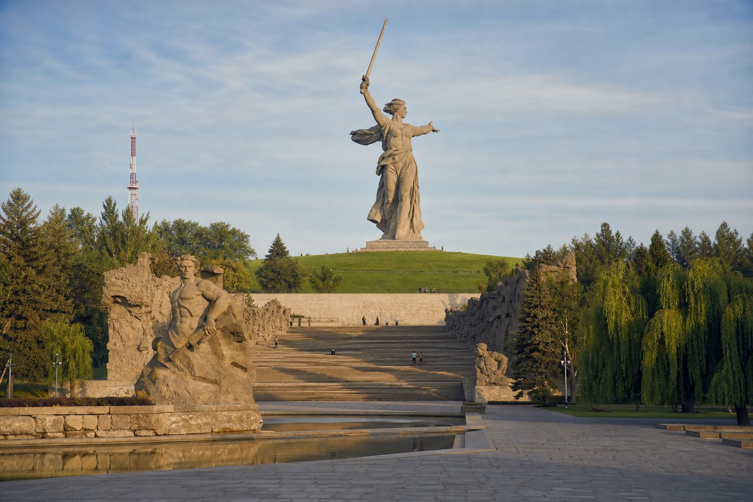 Мамаев курган и монумент Родина-мать зовет в Волгограде